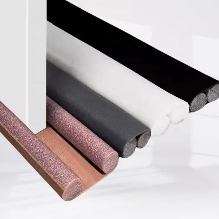 شريط مانع التسربات تحت الباب